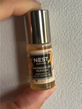 NEST  Madagascar Vanilla Rollerball deluxe sample